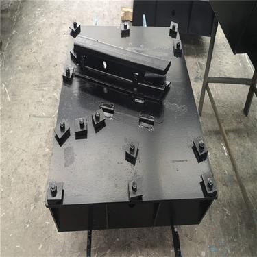 曲轨移动器