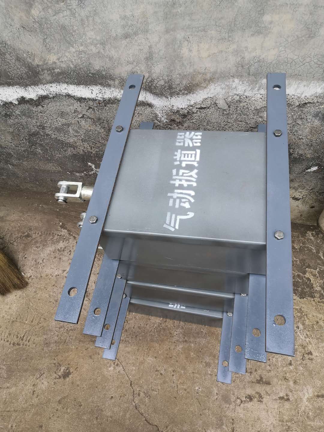 汽动搬道器